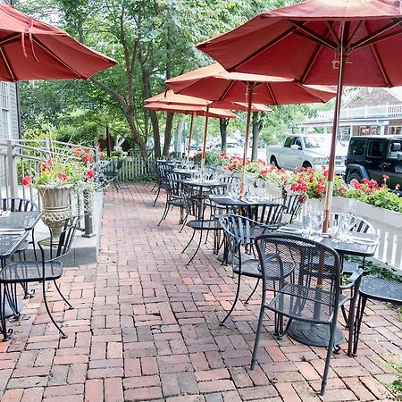 Brick Street Inn ジオンズビル  エクステリア 写真